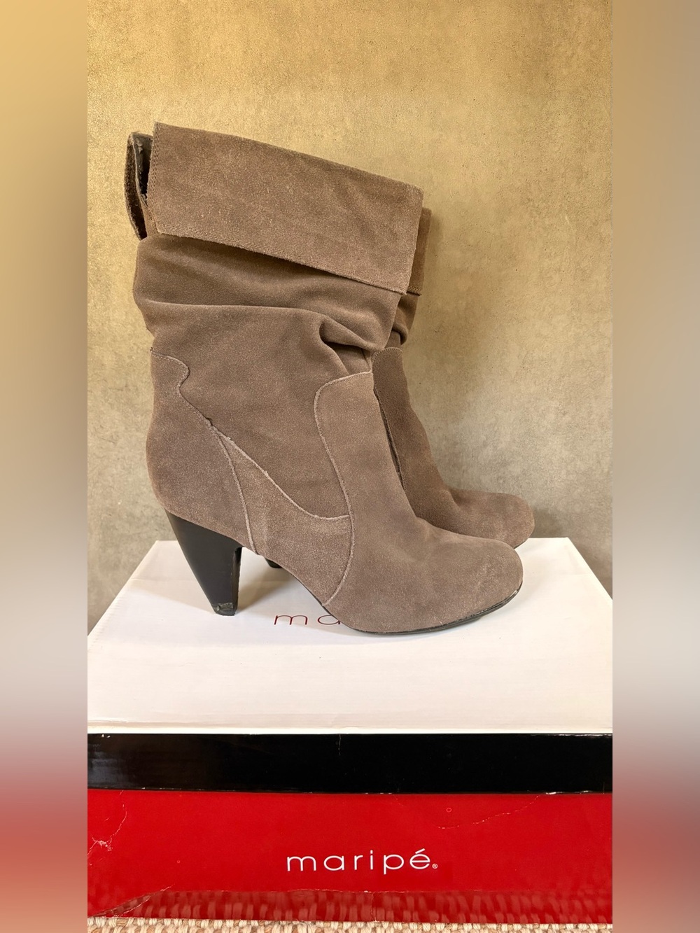 Maripe’ Women’s Gray Suede Slouch Boot with Mid Heel